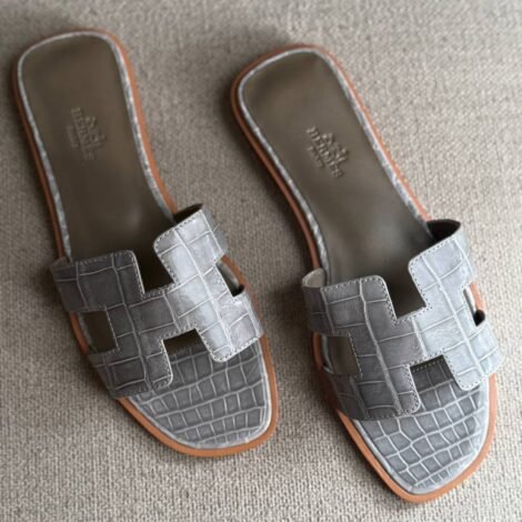 Hermes Oran Sandal Crocodile - Grey