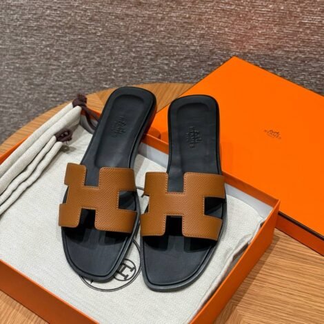Hermes Oran Epsom Sandal, Gold/Noir